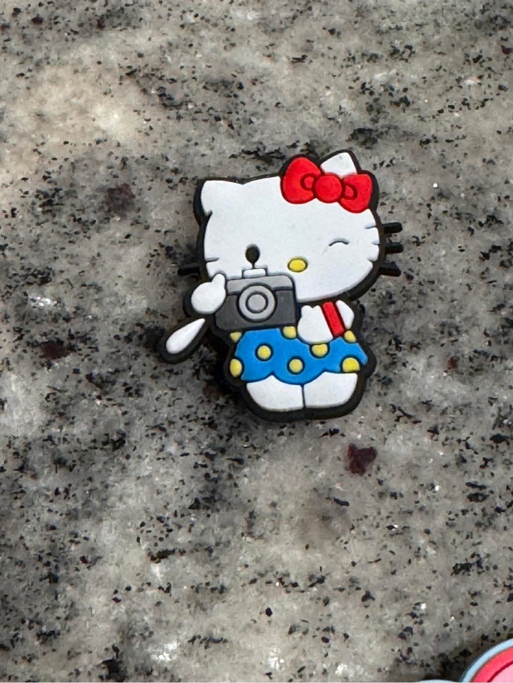 CROCS Jibbitz Hello Kitty Camera Charm - White, Red, Blue, Yellow